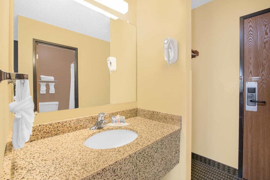 Days Inn By Wyndham Mitchell Sd Extérieur photo