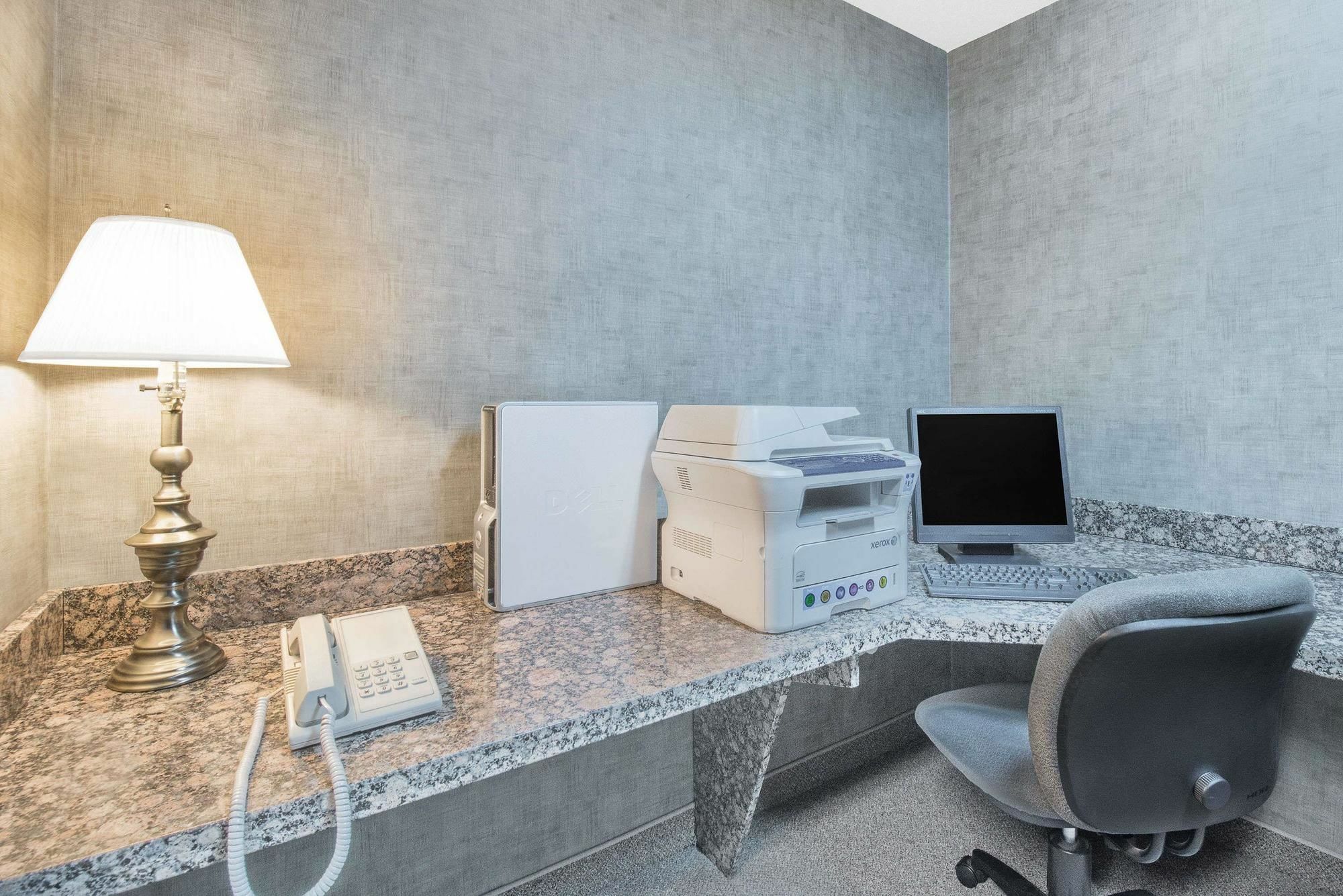 Days Inn By Wyndham Mitchell Sd Extérieur photo