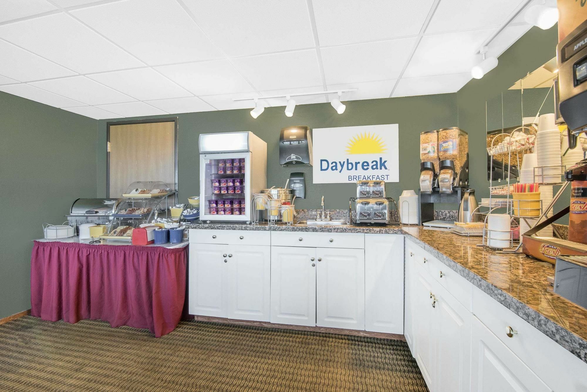 Days Inn By Wyndham Mitchell Sd Extérieur photo
